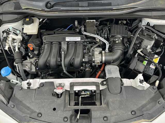 ホンダ ヴェゼル ハイブリッド Z ホンダセンシング 宮城県 2020(令2)年 2.5万km プラチナホワイトパール 禁煙車/Honda SENSING			/・衝突軽減ブレーキ			/・路外逸脱抑制機能					/・アダプティブクルーズコントロール			/・車線維持支援システム			/純正９型ナビ/・CD.DVD.SD.USB.BT.HDMI/フルセグTV/バックカメラ/ドライブレコーダー(前後)/ハーフレザーシート/前席シートヒーター/革巻ステアリング/ステアリングスイッチ/パドルシフト/プッシュスタート/スマートキー/純正17inAW/純正フロアマット/ＬＥＤヘッドライト/ＬＥＤフォグランプ/ビルトインＥＴＣ/横滑り防止機能/ドアバイザー/アイドリングストップ
