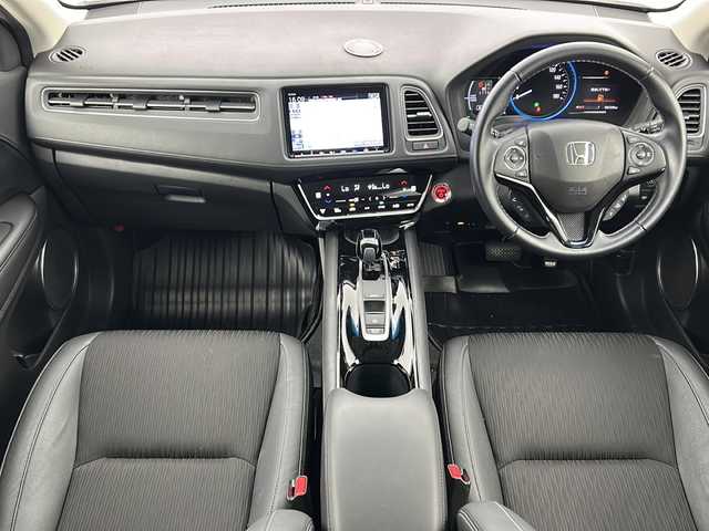 ホンダ ヴェゼル ハイブリッド Z ホンダセンシング 宮城県 2020(令2)年 2.5万km プラチナホワイトパール 禁煙車/Honda SENSING			/・衝突軽減ブレーキ			/・路外逸脱抑制機能					/・アダプティブクルーズコントロール			/・車線維持支援システム			/純正９型ナビ/・CD.DVD.SD.USB.BT.HDMI/フルセグTV/バックカメラ/ドライブレコーダー(前後)/ハーフレザーシート/前席シートヒーター/革巻ステアリング/ステアリングスイッチ/パドルシフト/プッシュスタート/スマートキー/純正17inAW/純正フロアマット/ＬＥＤヘッドライト/ＬＥＤフォグランプ/ビルトインＥＴＣ/横滑り防止機能/ドアバイザー/アイドリングストップ