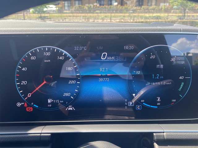 メルセデス・ベンツ ＧＬＥ４００ｄ 4MATIC スポーツ 福岡県 2021(令3)年 4万km ダイヤモンドホワイト ・サンルーフ/・アダプティブクルーズコントロール/・純正ＨＤＤナビ／ＵＳＢ／Ｂｌｕｅｔｏｏｔｈ/・全方位カメラ/・黒革シート／シートヒーター/・社外前後ドライブレコーダー/・フルセグ/・ＥＴＣ/・純正20AW/・プッシュスタート/・パーキングアシスト/・アイドリングストップ/・スマートキー/・スペアキー/・フルフラットシート/・パワーシート/・レーンキープアシスト/・オートライト/・LEDライト/・保証書/・取扱説明書
