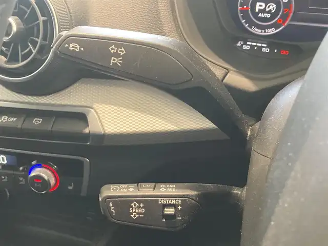 アウディ Ｑ２ 35TFSI アドバンスド 熊本県 2022(令4)年 3.2万km グレイシアホワイトメタリック ワンオーナー/純正ナビ（Bluetooth、地デジ）/バックカメラ/コーナーセンサー/シートヒーター/パワーバックドア/純正17インチアルミホイール/純正LEDヘッドライト/アイドリングストップ/ETC
