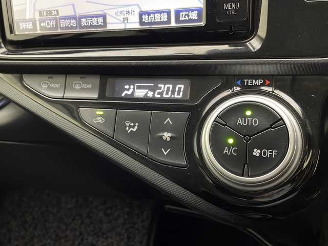 トヨタ アクア S 宮崎県 2016(平28)年 4.6万km ブラックマイカ 禁煙車/トヨタセーフティセンス/純正ナビTV/（NSZN-W64T/FMAM/Bluetooth/フルセグTV)/純正ドライブレコーダー/純正バックカメラ/純正フロアマット/プリクラッシュセーフティ/オートマチックハイビーム/レーンディパーチャーアラート/ウインカードアミラー/電動格納ミラー/オートエアコン/スマートキー/プッシュエンジンスタート/新車時保証書/取扱い説明書