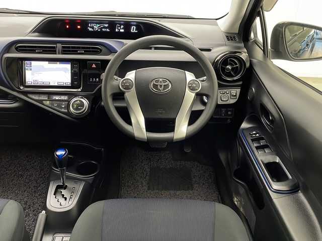 トヨタ アクア S 宮崎県 2016(平28)年 4.6万km ブラックマイカ 禁煙車/トヨタセーフティセンス/純正ナビTV/（NSZN-W64T/FMAM/Bluetooth/フルセグTV)/純正ドライブレコーダー/純正バックカメラ/純正フロアマット/プリクラッシュセーフティ/オートマチックハイビーム/レーンディパーチャーアラート/ウインカードアミラー/電動格納ミラー/オートエアコン/スマートキー/プッシュエンジンスタート/新車時保証書/取扱い説明書