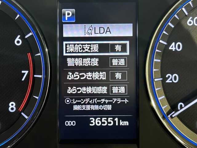 トヨタ ハリアー プレミアム 愛知県 2019(平31)年 3.7万km スパークリングブラックパールクリスタルシャイン パナソニックSDナビ（CN-RE05WD）/（Bluetooth/フルセグTV/SD/AM/FM/CD・DVD再生）/トヨタセーフティセンス　/　　-プリクラッシュセーフティ　/　　-レーンディパーチャーアラート/　　-アダプティブハイビームシステム（AHS）/　　-オートマチックハイビーム/　　-レーダークルーズコントロール（ACC)/電動バックドア　/ビルトインＥＴＣ　/D席パワーシート　/バックカメラ　/ドライブレコーダー　/ハーフレザーシート　/ＬＥＤヘッドライト　/LEDフォグランプ/クリアランスソナー/プッシュスタート/　　-スマートキー