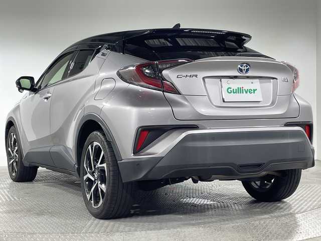 トヨタ Ｃ－ＨＲ G 神奈川県 2017(平29)年 5.5万km ブラック/メタルストリームM トヨタセーフティセンス/・プリクラッシュセーフティ/・レーンディパーチャーアラート/・オートマチックハイビーム/・レーダークルーズコントロール/純正ナビ/・BT/フルセグTV/CD/DVD/SD/AM/FM/バックカメラ/BSM/AC100V/コーナーセンサー/ドライブレコーダー/ビルトインETC/革巻きステアリング/ステアリングスイッチ/Autoライト/ハーフレザーシート/パワーシート/シートヒーター(D/N)/シートリフター/LEDヘッドライト/シーケンシャルウィンカー/フォグランプ/電動格納ミラー/ウィンカーミラー/純正フロアマット/純正アルミホイール/純正ドアバイザー