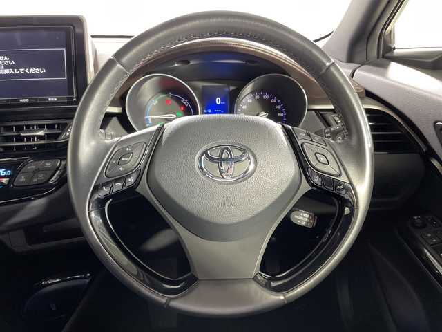 トヨタ Ｃ－ＨＲ G 神奈川県 2017(平29)年 5.5万km ブラック/メタルストリームM トヨタセーフティセンス/・プリクラッシュセーフティ/・レーンディパーチャーアラート/・オートマチックハイビーム/・レーダークルーズコントロール/純正ナビ/・BT/フルセグTV/CD/DVD/SD/AM/FM/バックカメラ/BSM/AC100V/コーナーセンサー/ドライブレコーダー/ビルトインETC/革巻きステアリング/ステアリングスイッチ/Autoライト/ハーフレザーシート/パワーシート/シートヒーター(D/N)/シートリフター/LEDヘッドライト/シーケンシャルウィンカー/フォグランプ/電動格納ミラー/ウィンカーミラー/純正フロアマット/純正アルミホイール/純正ドアバイザー