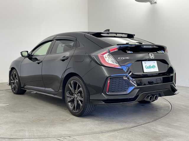 ホンダ シビック ハッチバック 兵庫県 2018(平30)年 5万km クリスタルブラックパール ・Honda SENSING/・衝突軽減ブレーキ〈CMBS〉/・渋滞追従機能付ACC〈アダプティブ・クルーズ・コントロール〉/・LKAS〈車線維持支援システム〉/・路外逸脱抑制機能/・オートハイビーム/・標識認識機能/・アジャイルハンドリングアシスト/・VSA/・EBD（電子制御制動力配分システム）付ABS/・デュアルピニオンアシストEPS/・LEDヘッドライト/・ナビ装着用スペシャルパッケージ/・ETC車載器/・純正ナビ/CD/DVD/TV/BT/・バックカメラ/・純正18インチアルミホイール/・前席シートヒーター/・パドルシフト/・アイドリングストップ