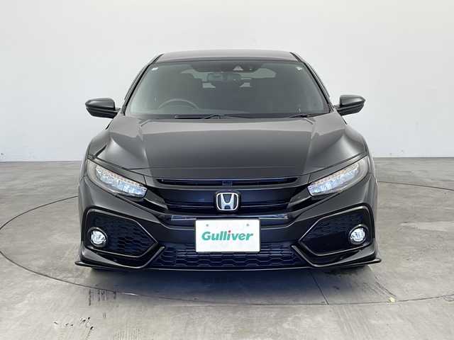 ホンダ シビック ハッチバック 兵庫県 2018(平30)年 5万km クリスタルブラックパール ・Honda SENSING/・衝突軽減ブレーキ〈CMBS〉/・渋滞追従機能付ACC〈アダプティブ・クルーズ・コントロール〉/・LKAS〈車線維持支援システム〉/・路外逸脱抑制機能/・オートハイビーム/・標識認識機能/・アジャイルハンドリングアシスト/・VSA/・EBD（電子制御制動力配分システム）付ABS/・デュアルピニオンアシストEPS/・LEDヘッドライト/・ナビ装着用スペシャルパッケージ/・ETC車載器/・純正ナビ/CD/DVD/TV/BT/・バックカメラ/・純正18インチアルミホイール/・前席シートヒーター/・パドルシフト/・アイドリングストップ
