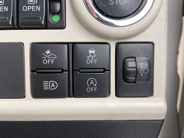 ダイハツ ムーヴ キャンバス X メイクアップ リミテッド SAⅢ 道東・釧路十勝 2018(平30)年 5.2万km パールホワイトⅢ/ナチュラルベージュマイカメタリック 2トーン ・4WD /スマートアシスト/・純正ナビ/・BT/DVD/CD/SD/フルセグ/・パノラマモニター/・両側パワースライドドア/・オートライト/・オートマチックハイビーム/・革調シートカバー/・スマートキー/・プッシュスタート/・アイドリングストップ