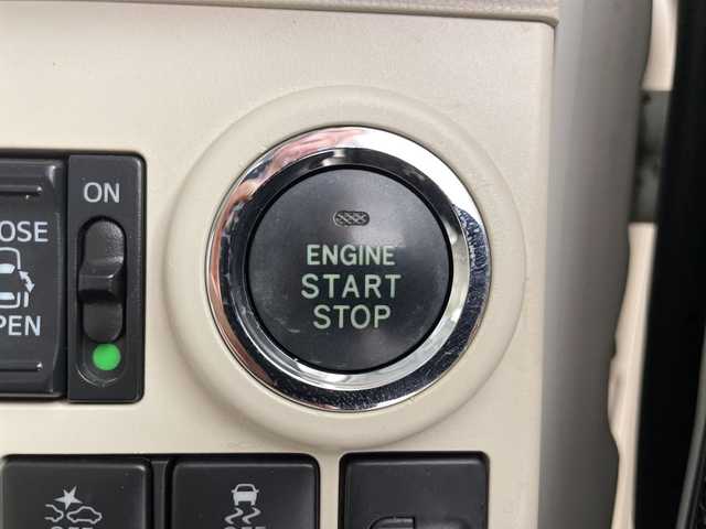 ダイハツ ムーヴ キャンバス X メイクアップ リミテッド SAⅢ 道東・釧路十勝 2018(平30)年 5.2万km パールホワイトⅢ/ナチュラルベージュマイカメタリック 2トーン ・4WD /スマートアシスト/・純正ナビ/・BT/DVD/CD/SD/フルセグ/・パノラマモニター/・両側パワースライドドア/・オートライト/・オートマチックハイビーム/・革調シートカバー/・スマートキー/・プッシュスタート/・アイドリングストップ