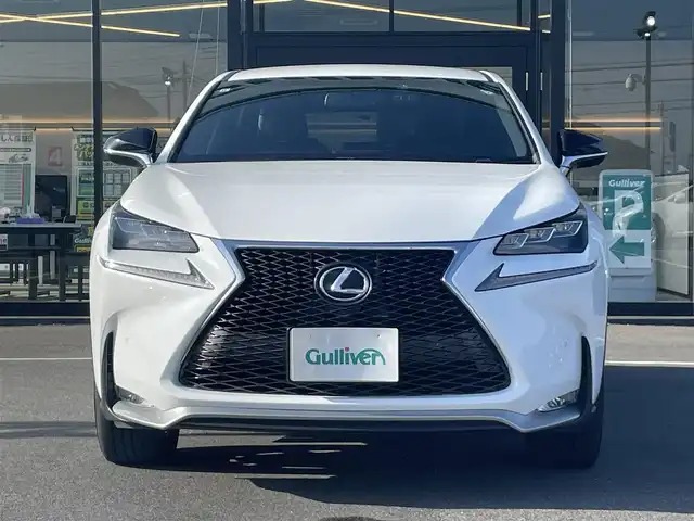 レクサス ＮＸ 200t Fスポーツ 茨城県 2015(平27)年 8.6万km ホワイトノーヴァガラスフレーク 純正ナビ/【AM・FM・CD・DVD・SD・USB・BT・TV・VTR・AUX】/シートヒーター/エアシート/パワーシート/シートメモリ/ステアリングヒーター/クルコン/ETC/Bカメラ/左サイドカメラ/アイドリングストップ/ブレーキホールド/パドルシフト/電動リア/前後ドラレコ/前後コーナーセンサー