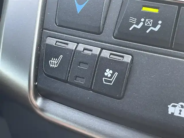 レクサス ＮＸ 200t Fスポーツ 茨城県 2015(平27)年 8.6万km ホワイトノーヴァガラスフレーク 純正ナビ/【AM・FM・CD・DVD・SD・USB・BT・TV・VTR・AUX】/シートヒーター/エアシート/パワーシート/シートメモリ/ステアリングヒーター/クルコン/ETC/Bカメラ/左サイドカメラ/アイドリングストップ/ブレーキホールド/パドルシフト/電動リア/前後ドラレコ/前後コーナーセンサー