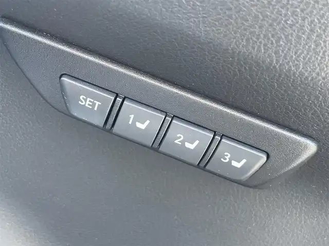 レクサス ＮＸ 200t Fスポーツ 茨城県 2015(平27)年 8.6万km ホワイトノーヴァガラスフレーク 純正ナビ/【AM・FM・CD・DVD・SD・USB・BT・TV・VTR・AUX】/シートヒーター/エアシート/パワーシート/シートメモリ/ステアリングヒーター/クルコン/ETC/Bカメラ/左サイドカメラ/アイドリングストップ/ブレーキホールド/パドルシフト/電動リア/前後ドラレコ/前後コーナーセンサー
