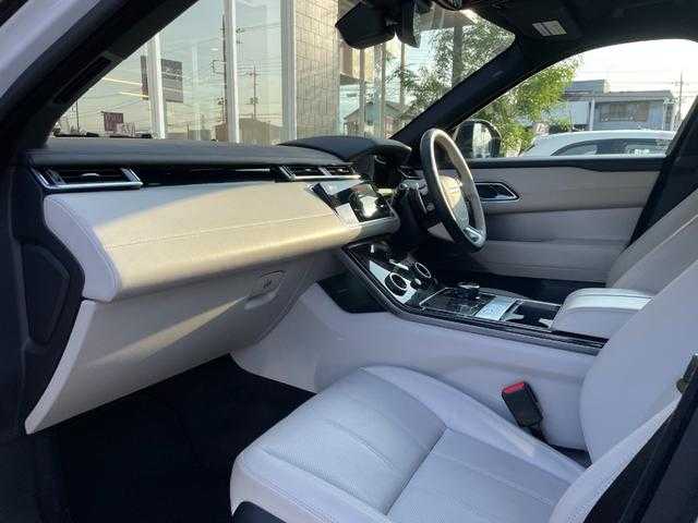 ランドローバー レンジローバーヴェラール Rダイナミック SE 180PS 埼玉県 2018(平30)年 4.5万km パール 白革シート　/パノラマサンルーフ　/メリディアンサウンド　/Ｆシートヒーター　/パワーリアゲート　/ＡＣＣ　/ブラインドスポットモニター　/全周囲カメラ　/ハイスピードエマージェンシーブレーキ　/パーキングアシスト　/ＥＴＣ