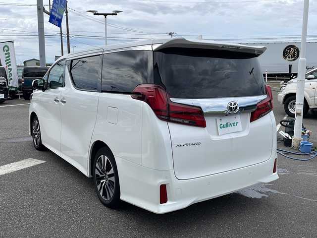 トヨタ アルファード S Cパッケージ 新潟県 2022(令4)年 3.1万km ホワイトパールクリスタルシャイン 純正ディスプレイオーディオ/(AM/FM/Miracast/Bluetooth/フルセグTV)/ナビキット/サンルーフ/純正フリップダウンモニター/デジタルインナーミラー/ブラインドスポットモニター/三眼LEDヘッドライト/衝突被害軽減ブレーキ/車線逸脱抑制装置/レーダークルーズコントロール/オートマチックハイビーム/クリアランスソナー/両側パワースライドドア/パワーバックドア/ビルトインETC/前後ドライブレコーダー/シートヒーター/ベンチレーション/ステアリングヒーター/純正18インチAW/スマートキー/スペアキー×1/保証書
