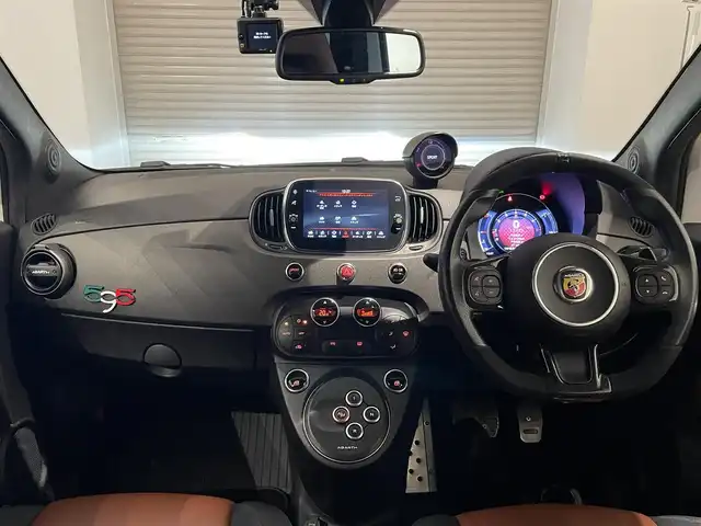 アバルト ５９５ コンペティツィオーネ 静岡県 2020(令2)年 2.6万km 白 半革　/ＣａｒＰｌａｙ　/ブレンボレッドキャリパー　/ＥＴＣ　/ＨＩＤ　/純正１７ＡＷ　/バックカメラ　/社外前後ドライブレコーダー　/パドルシフト　/コーナーセンサー　/社外ドアバイザー　/リモコンキー
