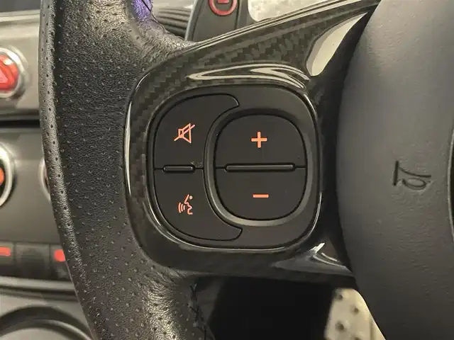 アバルト ５９５ コンペティツィオーネ 静岡県 2020(令2)年 2.6万km 白 半革　/ＣａｒＰｌａｙ　/ブレンボレッドキャリパー　/ＥＴＣ　/ＨＩＤ　/純正１７ＡＷ　/バックカメラ　/社外前後ドライブレコーダー　/パドルシフト　/コーナーセンサー　/社外ドアバイザー　/リモコンキー