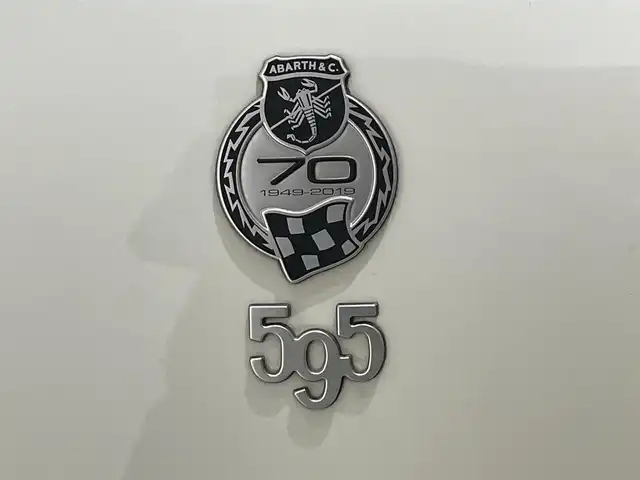 アバルト ５９５ コンペティツィオーネ 静岡県 2020(令2)年 2.6万km 白 半革　/ＣａｒＰｌａｙ　/ブレンボレッドキャリパー　/ＥＴＣ　/ＨＩＤ　/純正１７ＡＷ　/バックカメラ　/社外前後ドライブレコーダー　/パドルシフト　/コーナーセンサー　/社外ドアバイザー　/リモコンキー