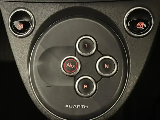 アバルト ５９５ コンペティツィオーネ 静岡県 2020(令2)年 2.6万km 白 半革　/ＣａｒＰｌａｙ　/ブレンボレッドキャリパー　/ＥＴＣ　/ＨＩＤ　/純正１７ＡＷ　/バックカメラ　/社外前後ドライブレコーダー　/パドルシフト　/コーナーセンサー　/社外ドアバイザー　/リモコンキー