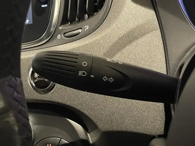 アバルト ５９５ コンペティツィオーネ 静岡県 2020(令2)年 2.6万km 白 半革　/ＣａｒＰｌａｙ　/ブレンボレッドキャリパー　/ＥＴＣ　/ＨＩＤ　/純正１７ＡＷ　/バックカメラ　/社外前後ドライブレコーダー　/パドルシフト　/コーナーセンサー　/社外ドアバイザー　/リモコンキー