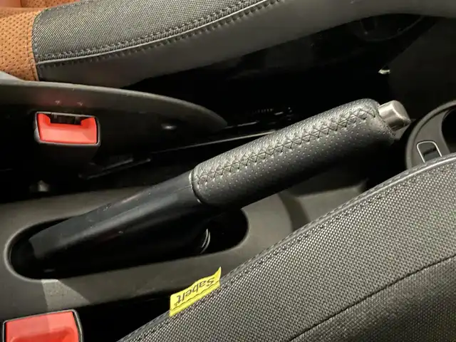アバルト ５９５ コンペティツィオーネ 静岡県 2020(令2)年 2.6万km 白 半革　/ＣａｒＰｌａｙ　/ブレンボレッドキャリパー　/ＥＴＣ　/ＨＩＤ　/純正１７ＡＷ　/バックカメラ　/社外前後ドライブレコーダー　/パドルシフト　/コーナーセンサー　/社外ドアバイザー　/リモコンキー