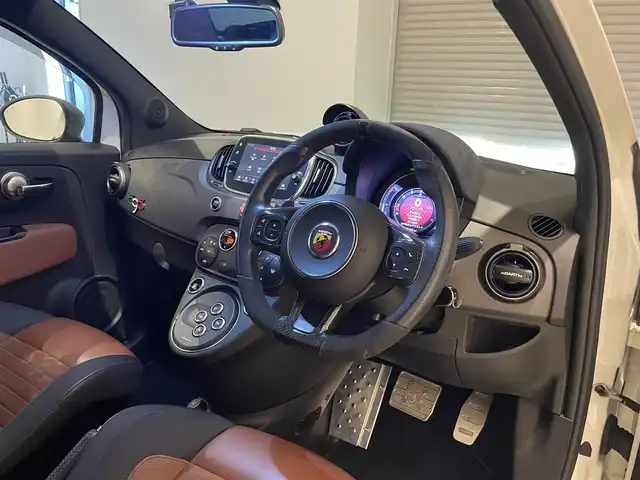 アバルト ５９５ コンペティツィオーネ 静岡県 2020(令2)年 2.6万km 白 半革　/ＣａｒＰｌａｙ　/ブレンボレッドキャリパー　/ＥＴＣ　/ＨＩＤ　/純正１７ＡＷ　/バックカメラ　/社外前後ドライブレコーダー　/パドルシフト　/コーナーセンサー　/社外ドアバイザー　/リモコンキー