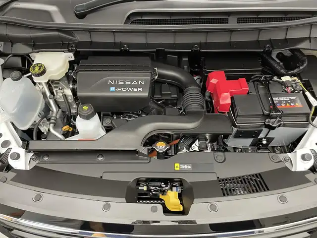 日産 セレナ e－パワー ハイウェイスター V 滋賀県 2025(令7)年 0.1千km プリズムホワイト 登録済未使用車/純正12.3インチメモリーナビ/【Bluetooth/フルセグ/Apple Car pay/Android Auto】/全方位カメラ/インテリジェント ルームミラー/アドバンスドドライブアシストディスプレイ/両側パワースライドドア/インテリジェント アラウンドビューモニター/統合型インターフェースディスプレイ/プロパイロット/追従クルーズコントロール/BSM/コーナーセンサー/アダプティブLEDヘッドライトシステム/ドライブレコーダー（前後セット）/純正16AW/電子パーキングブレーキ/ETC2.0ユニット