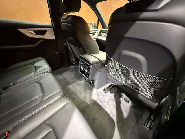 アウディ Ｑ７ 45TFSIクワトロアダプティブエアサスペンション 千葉県 2020(令2)年 2.5万km 黒 ７シーターＰＫＧ　/黒革　/ＡＣＣ　/ＨＵＤ　/ナビ　/ＣａｒＰｌａｙ　/ＴＶ　/３６０°/マトリクスＬＥＤ　/バーチャルコックピット　/シートＨ　/電動リアゲート　/衝突軽減Ｂ　/ＢＳＭ　/ＬＫＡ　/純正２１インチＡＷ