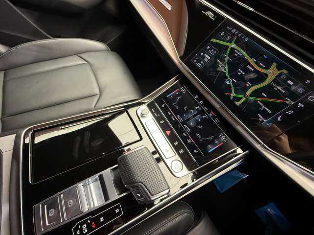 アウディ Ｑ７ 45TFSIクワトロアダプティブエアサスペンション 千葉県 2020(令2)年 2.5万km 黒 ７シーターＰＫＧ　/黒革　/ＡＣＣ　/ＨＵＤ　/ナビ　/ＣａｒＰｌａｙ　/ＴＶ　/３６０°/マトリクスＬＥＤ　/バーチャルコックピット　/シートＨ　/電動リアゲート　/衝突軽減Ｂ　/ＢＳＭ　/ＬＫＡ　/純正２１インチＡＷ