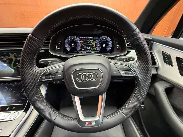 アウディ Ｑ７ 45TFSIクワトロアダプティブエアサスペンション 千葉県 2020(令2)年 2.5万km 黒 ７シーターＰＫＧ　/黒革　/ＡＣＣ　/ＨＵＤ　/ナビ　/ＣａｒＰｌａｙ　/ＴＶ　/３６０°/マトリクスＬＥＤ　/バーチャルコックピット　/シートＨ　/電動リアゲート　/衝突軽減Ｂ　/ＢＳＭ　/ＬＫＡ　/純正２１インチＡＷ