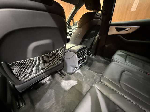 アウディ Ｑ７ 45TFSIクワトロアダプティブエアサスペンション 千葉県 2020(令2)年 2.5万km 黒 ７シーターＰＫＧ　/黒革　/ＡＣＣ　/ＨＵＤ　/ナビ　/ＣａｒＰｌａｙ　/ＴＶ　/３６０°/マトリクスＬＥＤ　/バーチャルコックピット　/シートＨ　/電動リアゲート　/衝突軽減Ｂ　/ＢＳＭ　/ＬＫＡ　/純正２１インチＡＷ