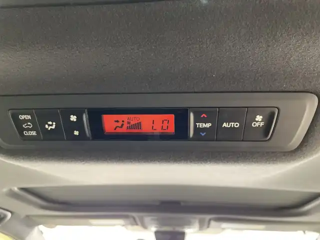 トヨタ ヴォクシー ZS 三重県 2018(平30)年 4.7万km ブラック /サンルーフ　//３６０°ドラレコ　//社外７インチナビ　（フルセグ／ＣＤ／ＤＶＤ／ＢＴ／ＡＭ／ＦＭ）　//バックカメラ　//両側パワスラ//トヨタセーフティーセンス //クルコン //レーンキープアシスト //LEDヘッドライト //オートライト//オートマチックハイビーム