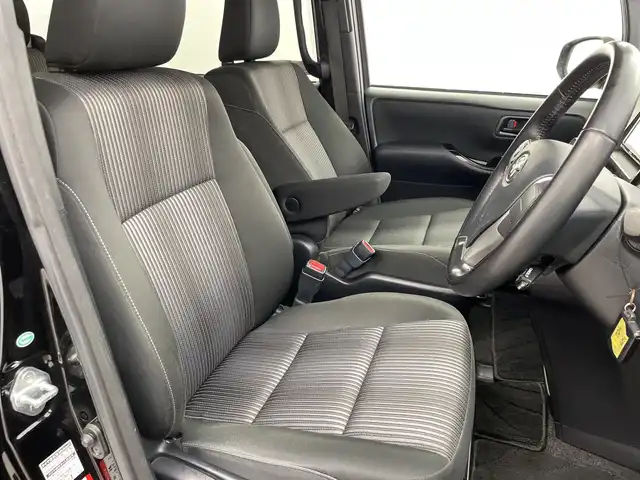 トヨタ ヴォクシー ZS 三重県 2018(平30)年 4.7万km ブラック /サンルーフ　//３６０°ドラレコ　//社外７インチナビ　（フルセグ／ＣＤ／ＤＶＤ／ＢＴ／ＡＭ／ＦＭ）　//バックカメラ　//両側パワスラ//トヨタセーフティーセンス //クルコン //レーンキープアシスト //LEDヘッドライト //オートライト//オートマチックハイビーム