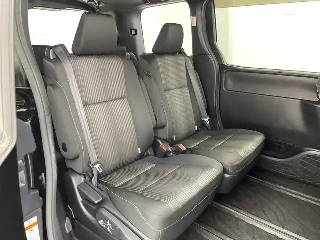 トヨタ ヴォクシー ZS 三重県 2018(平30)年 4.7万km ブラック /サンルーフ　//３６０°ドラレコ　//社外７インチナビ　（フルセグ／ＣＤ／ＤＶＤ／ＢＴ／ＡＭ／ＦＭ）　//バックカメラ　//両側パワスラ//トヨタセーフティーセンス //クルコン //レーンキープアシスト //LEDヘッドライト //オートライト//オートマチックハイビーム