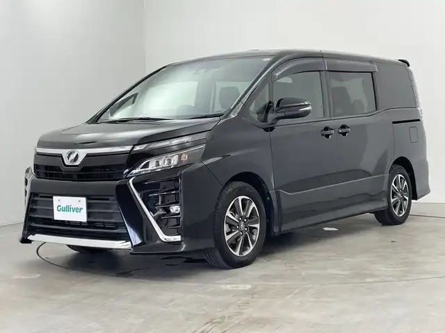 トヨタ ヴォクシー ZS 三重県 2018(平30)年 4.7万km ブラック /サンルーフ　//３６０°ドラレコ　//社外７インチナビ　（フルセグ／ＣＤ／ＤＶＤ／ＢＴ／ＡＭ／ＦＭ）　//バックカメラ　//両側パワスラ//トヨタセーフティーセンス //クルコン //レーンキープアシスト //LEDヘッドライト //オートライト//オートマチックハイビーム