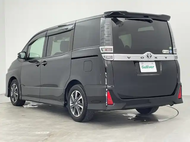 トヨタ ヴォクシー ZS 三重県 2018(平30)年 4.7万km ブラック /サンルーフ　//３６０°ドラレコ　//社外７インチナビ　（フルセグ／ＣＤ／ＤＶＤ／ＢＴ／ＡＭ／ＦＭ）　//バックカメラ　//両側パワスラ//トヨタセーフティーセンス //クルコン //レーンキープアシスト //LEDヘッドライト //オートライト//オートマチックハイビーム