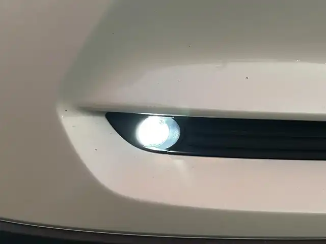 マツダ ＣＸ－８ XD Lパッケージ 香川県 2018(平30)年 15.1万km スノーフレイクホワイトパールマイカ 純正メモリナビ/→フルセグ/CD/DVD/Bluetooth/360°ビューモニター/後席フリップダウンモニター/BOSEスピーカー/レザーシート/前席シートヒーター/前席パワーシート/シートメモリー/パワーリアゲート/革巻きステアリング/ステアリングリモコン/ステアリングヒーター/アダプティブLEDヘッドライト/マツダレーダークルーズコントロール/レーンキープアシストシステム/スマートブレーキサポート/ドライバーアテンションアラート/プリクラッシュブレーキアラート/オートブレーキホールド/後席サンシェード/MTモード付AT/アイドリングストップ