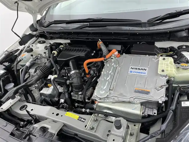 日産 キックス X 宮城県 2021(令3)年 2万km ブリリアントホワイトパール 純正９インチナビ/・BT接続/USB入力/バック/サイド/フロント/全方位カメラ/プロパイロット/レーンキープアシスト/前席シートヒーター/ステアリングヒーター/純正アルミホイール/インテリジェントルームミラー/ハンドル支援/衝突被害軽減ブレーキ/駐車支援機能/ふらつき警報/ビルトインETC/純正フロアマット/寒冷地仕様/禁煙車