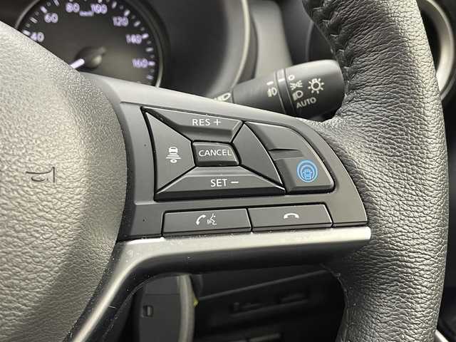 日産 キックス X 大阪府 2021(令3)年 2万km ブリリアントホワイトパール 純正９インチナビ/・BT接続/USB入力/バック/サイド/フロント/全方位カメラ/プロパイロット/レーンキープアシスト/前席シートヒーター/ステアリングヒーター/純正アルミホイール/インテリジェントルームミラー/ハンドル支援/衝突被害軽減ブレーキ/駐車支援機能/ふらつき警報/ビルトインETC/純正フロアマット/寒冷地仕様/禁煙車