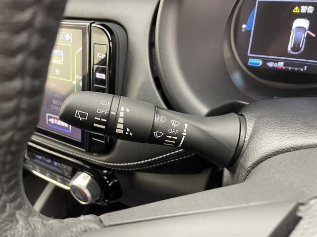 日産 キックス X 大阪府 2021(令3)年 2万km ブリリアントホワイトパール 純正９インチナビ/・BT接続/USB入力/バック/サイド/フロント/全方位カメラ/プロパイロット/レーンキープアシスト/前席シートヒーター/ステアリングヒーター/純正アルミホイール/インテリジェントルームミラー/ハンドル支援/衝突被害軽減ブレーキ/駐車支援機能/ふらつき警報/ビルトインETC/純正フロアマット/寒冷地仕様/禁煙車