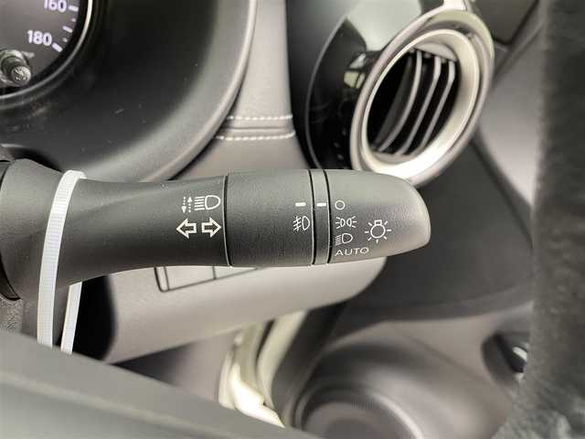 日産 キックス X 大阪府 2021(令3)年 2万km ブリリアントホワイトパール 純正９インチナビ/・BT接続/USB入力/バック/サイド/フロント/全方位カメラ/プロパイロット/レーンキープアシスト/前席シートヒーター/ステアリングヒーター/純正アルミホイール/インテリジェントルームミラー/ハンドル支援/衝突被害軽減ブレーキ/駐車支援機能/ふらつき警報/ビルトインETC/純正フロアマット/寒冷地仕様/禁煙車