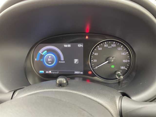 日産 キックス X 大阪府 2021(令3)年 2万km ブリリアントホワイトパール 純正９インチナビ/・BT接続/USB入力/バック/サイド/フロント/全方位カメラ/プロパイロット/レーンキープアシスト/前席シートヒーター/ステアリングヒーター/純正アルミホイール/インテリジェントルームミラー/ハンドル支援/衝突被害軽減ブレーキ/駐車支援機能/ふらつき警報/ビルトインETC/純正フロアマット/寒冷地仕様/禁煙車