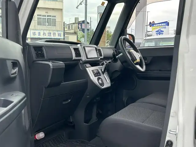 ダイハツ ウェイク L SA 沖縄県 2014(平26)年 5.7万km パールホワイトⅢ (株)IDOMが運営する【じしゃロンコザ店】の自社ローン専用車両になりますこちらは現金またはオートローンご利用時の価格です。自社ローンご希望の方は別途その旨お申付け下さい/・本土仕入/・純正ナビ/・TV/・CD再生/・ETC/・プッシュスタート/・衝突被害軽減システム/・横滑り防止装置/・社外アルミホイール/・純正フロアマット/・オートライト