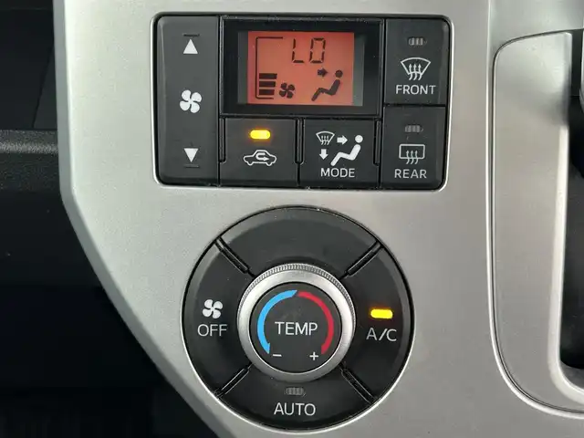 ダイハツ ウェイク L SA 沖縄県 2014(平26)年 5.7万km パールホワイトⅢ (株)IDOMが運営する【じしゃロンコザ店】の自社ローン専用車両になりますこちらは現金またはオートローンご利用時の価格です。自社ローンご希望の方は別途その旨お申付け下さい/・本土仕入/・純正ナビ/・TV/・CD再生/・ETC/・プッシュスタート/・衝突被害軽減システム/・横滑り防止装置/・社外アルミホイール/・純正フロアマット/・オートライト