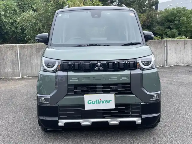 三菱 デリカミニ T プレミアム 鹿児島県 2024(令6)年 1.2万km 緑Ⅱ ワンオーナー/プッシュスタート/純正ナビ(FM/AM/BT/フルセグTV)/マイパイロット/パドルシフト/IC付ターボ/アイドリングストップ/ブレーキホールド/両側パワースライドドア/ビルトインETC/全方位カメラ/デジタルインナーミラー/ハーフレザーシート/DN席シートヒーター/純正フロアマット/純正アルミホイール/ルーフレール/オートライト/オートマチックハイビーム/ABS/ASC/HDC/DAA/FCM/LDW/LDP/TSR/LCDN/EAPM/ABSA/RCTA/PFCW/前後コーナーセンサー/スマートキー/取扱説明書/保証書