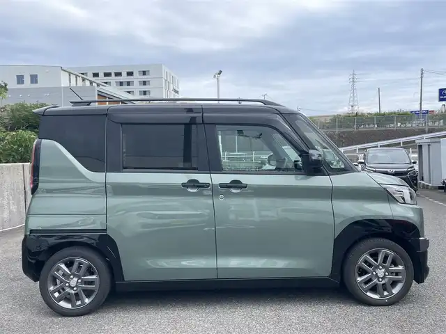 三菱 デリカミニ T プレミアム 鹿児島県 2024(令6)年 1.2万km 緑Ⅱ ワンオーナー/プッシュスタート/純正ナビ(FM/AM/BT/フルセグTV)/マイパイロット/パドルシフト/IC付ターボ/アイドリングストップ/ブレーキホールド/両側パワースライドドア/ビルトインETC/全方位カメラ/デジタルインナーミラー/ハーフレザーシート/DN席シートヒーター/純正フロアマット/純正アルミホイール/ルーフレール/オートライト/オートマチックハイビーム/ABS/ASC/HDC/DAA/FCM/LDW/LDP/TSR/LCDN/EAPM/ABSA/RCTA/PFCW/前後コーナーセンサー/スマートキー/取扱説明書/保証書