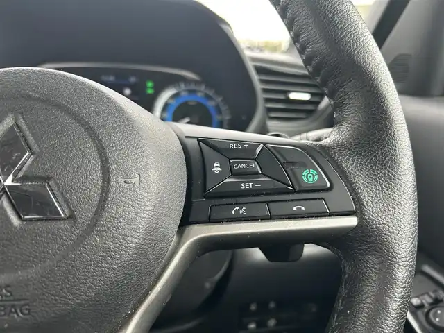 三菱 デリカミニ T プレミアム 鹿児島県 2024(令6)年 1.2万km 緑Ⅱ ワンオーナー/プッシュスタート/純正ナビ(FM/AM/BT/フルセグTV)/マイパイロット/パドルシフト/IC付ターボ/アイドリングストップ/ブレーキホールド/両側パワースライドドア/ビルトインETC/全方位カメラ/デジタルインナーミラー/ハーフレザーシート/DN席シートヒーター/純正フロアマット/純正アルミホイール/ルーフレール/オートライト/オートマチックハイビーム/ABS/ASC/HDC/DAA/FCM/LDW/LDP/TSR/LCDN/EAPM/ABSA/RCTA/PFCW/前後コーナーセンサー/スマートキー/取扱説明書/保証書