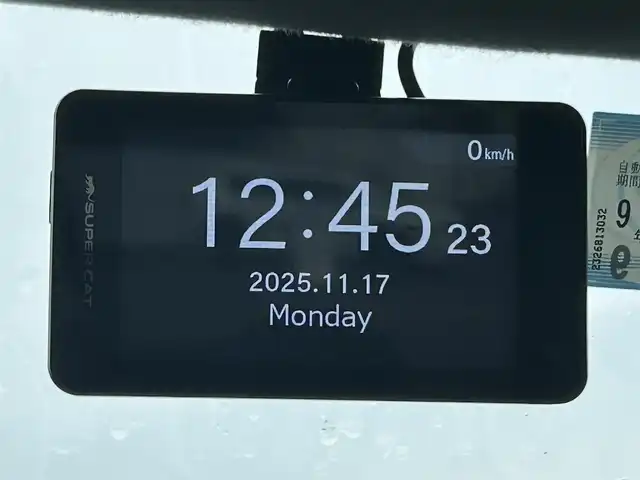 三菱 デリカミニ T プレミアム 鹿児島県 2024(令6)年 1.2万km 緑Ⅱ ワンオーナー/プッシュスタート/純正ナビ(FM/AM/BT/フルセグTV)/マイパイロット/パドルシフト/IC付ターボ/アイドリングストップ/ブレーキホールド/両側パワースライドドア/ビルトインETC/全方位カメラ/デジタルインナーミラー/ハーフレザーシート/DN席シートヒーター/純正フロアマット/純正アルミホイール/ルーフレール/オートライト/オートマチックハイビーム/ABS/ASC/HDC/DAA/FCM/LDW/LDP/TSR/LCDN/EAPM/ABSA/RCTA/PFCW/前後コーナーセンサー/スマートキー/取扱説明書/保証書