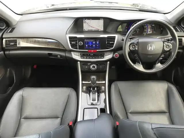 ホンダ アコード ハイブリッド LX 鳥取県 2013(平25)年 3.7万km プレミアムスパークルブラックパール 純正ナビ/フルセグ/DVD/CD/BT/バックカメラ/ビルトインETC/クルーズコントロール/黒レザーシート/前席パワーシート/運転席メモリーシート/前席シートヒーター/LEDヘットライト/フォグライト/純正17インチアルミホイール/カーテンエアバッグ/プッシュエンジンスタート/スマートキー/フロアマット/ドアバイザー