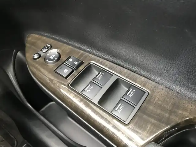 ホンダ アコード ハイブリッド LX 鳥取県 2013(平25)年 3.7万km プレミアムスパークルブラックパール 純正ナビ/フルセグ/DVD/CD/BT/バックカメラ/ビルトインETC/クルーズコントロール/黒レザーシート/前席パワーシート/運転席メモリーシート/前席シートヒーター/LEDヘットライト/フォグライト/純正17インチアルミホイール/カーテンエアバッグ/プッシュエンジンスタート/スマートキー/フロアマット/ドアバイザー