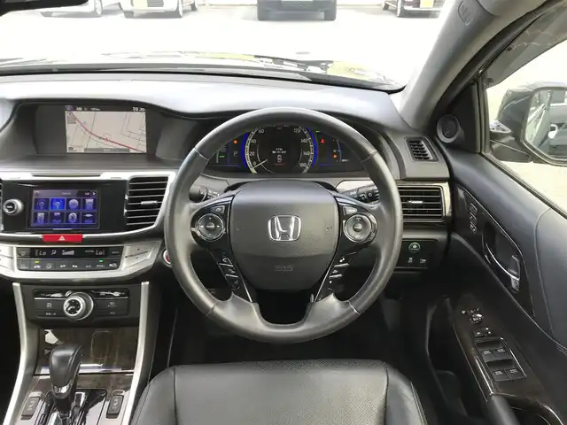ホンダ アコード ハイブリッド LX 鳥取県 2013(平25)年 3.7万km プレミアムスパークルブラックパール 純正ナビ/フルセグ/DVD/CD/BT/バックカメラ/ビルトインETC/クルーズコントロール/黒レザーシート/前席パワーシート/運転席メモリーシート/前席シートヒーター/LEDヘットライト/フォグライト/純正17インチアルミホイール/カーテンエアバッグ/プッシュエンジンスタート/スマートキー/フロアマット/ドアバイザー